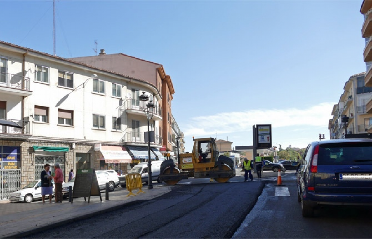 Operaciones de asfaltado de varias localidades (Ávila)