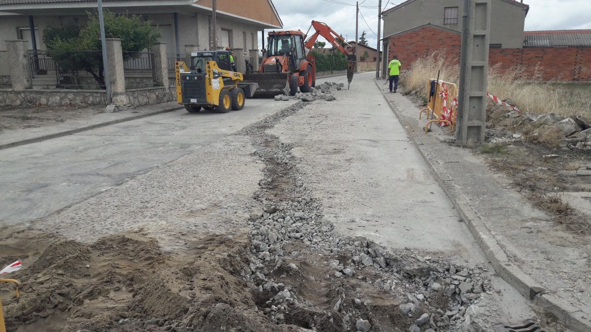 Renovación de la red de abastecimiento. Gomezserracín (Segovia)