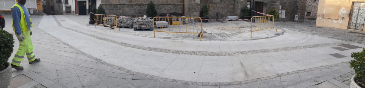 Reparación del pavimento de la Plaza Escarabajosa y rampa de acceso. Santa María del Tiétar (Ávila)