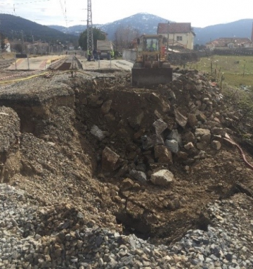 Reconstruccion de terraplen y muro de Escollera