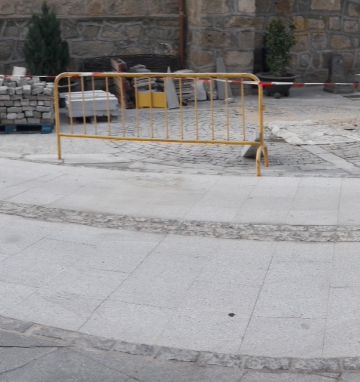 Reparación del pavimento de la Plaza Escarabajosa y rampa de acceso. Santa María del Tiétar (Ávila)